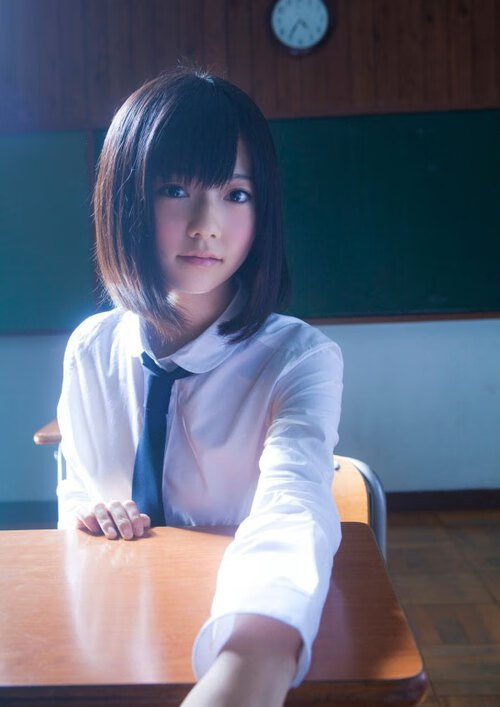 跳水比赛中希腊男将精准入水,希腊男子跳远